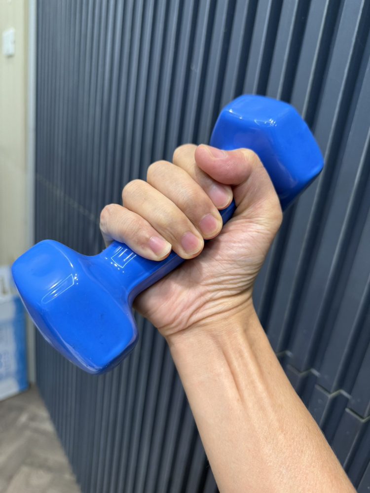 Quả tạ 2kg luôn nằm trên ô tô